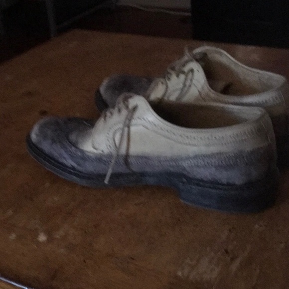 Black and Grey Wing Tip in good condition with Minimal wear - Picture 2 of 4